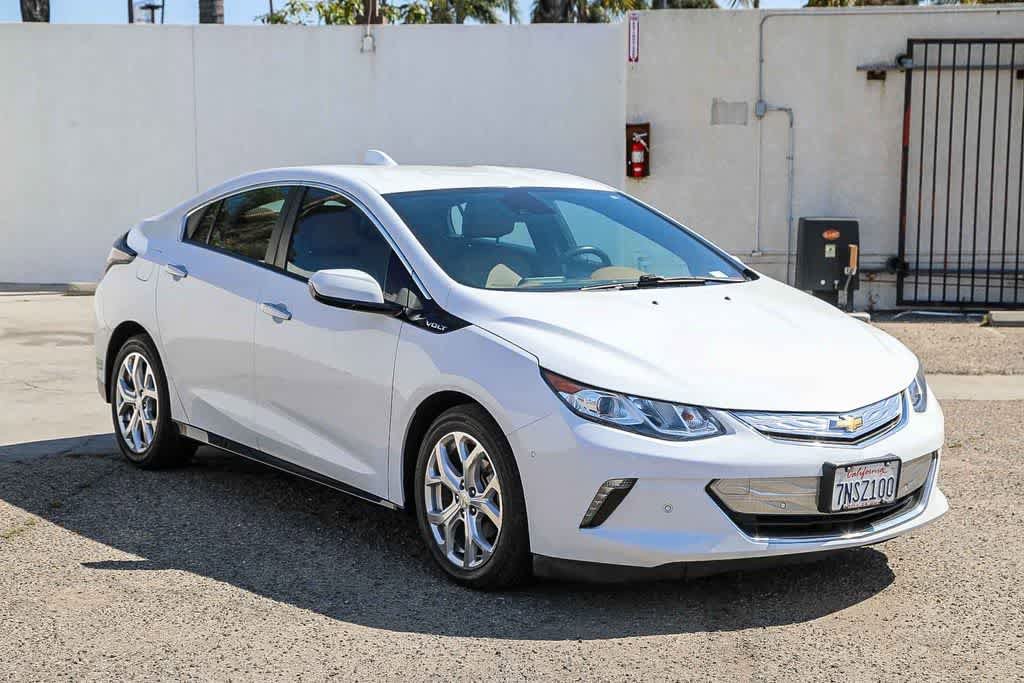 Used 2016 Chevrolet Volt Premier w/ Driver Confidence Package FWD image 3