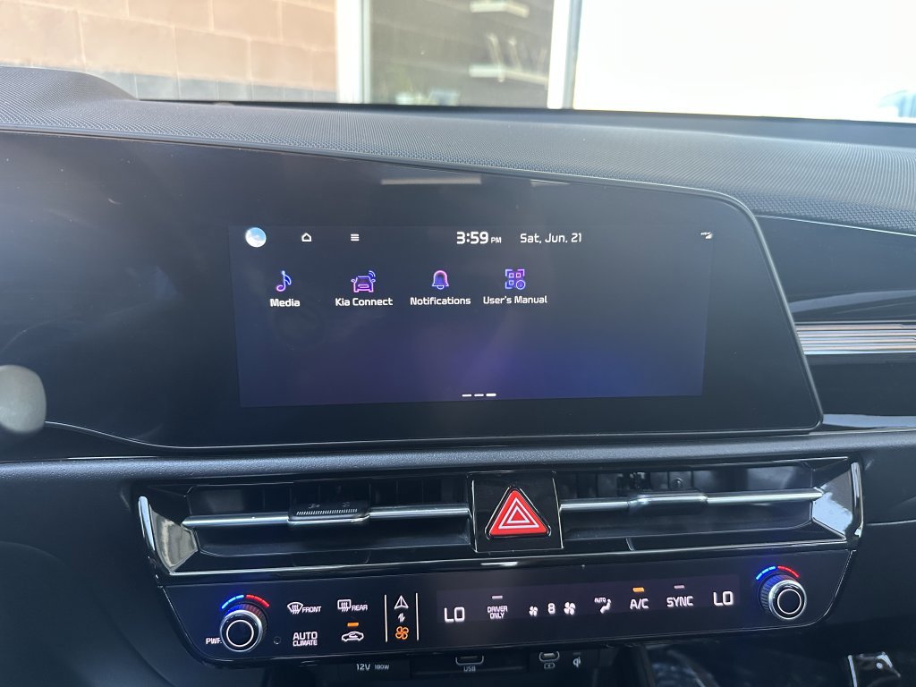 Used 2023 Kia Niro EX Touring image 23