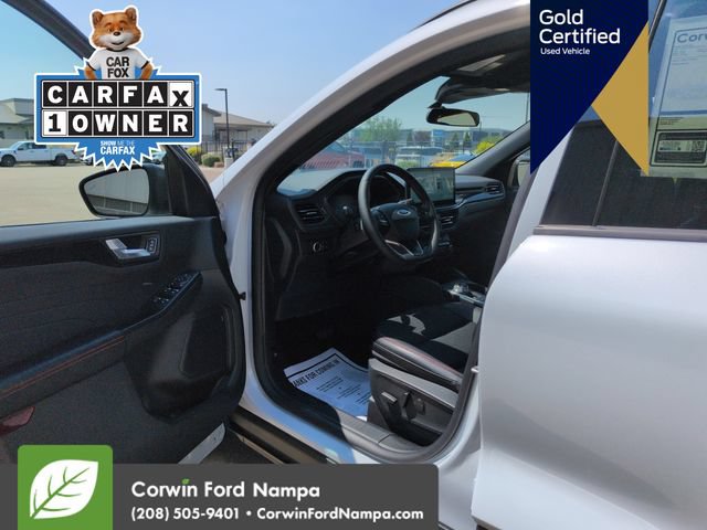 Used 2025 Ford Escape ST-Line w/ Tech Pack #1 AWD/4WD image 11