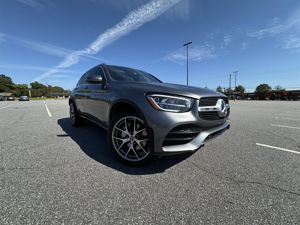 Used 2021 Mercedes-Benz GLC 300 4MATIC w/ AMG Line image 11