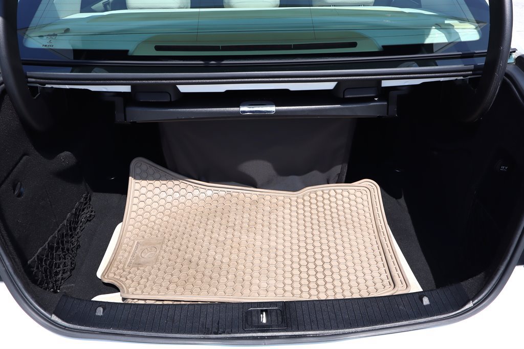 Used 2014 Mercedes-Benz E 250 BlueTEC Sedan image 36