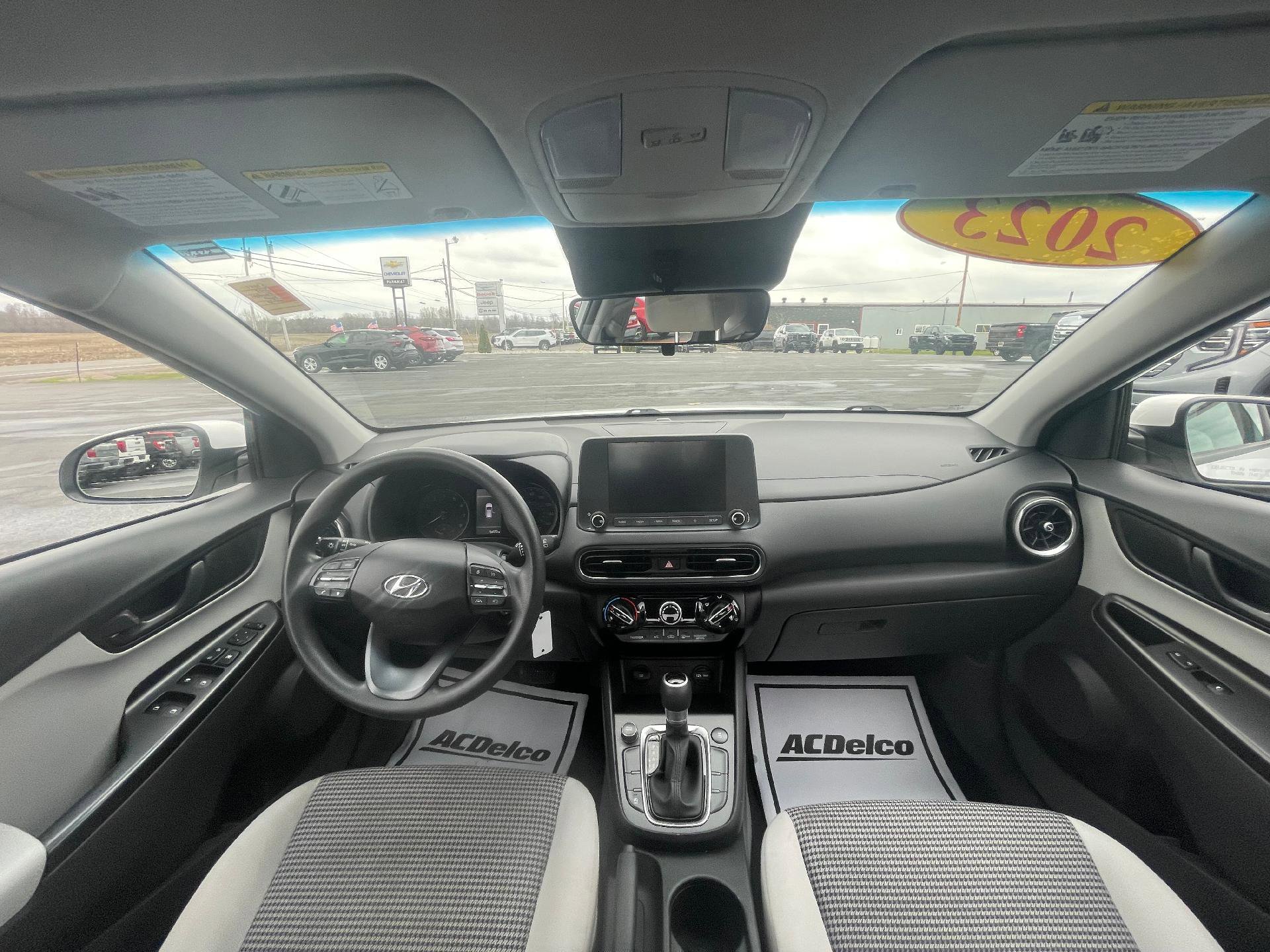 Used 2023 Hyundai Kona SE image 10