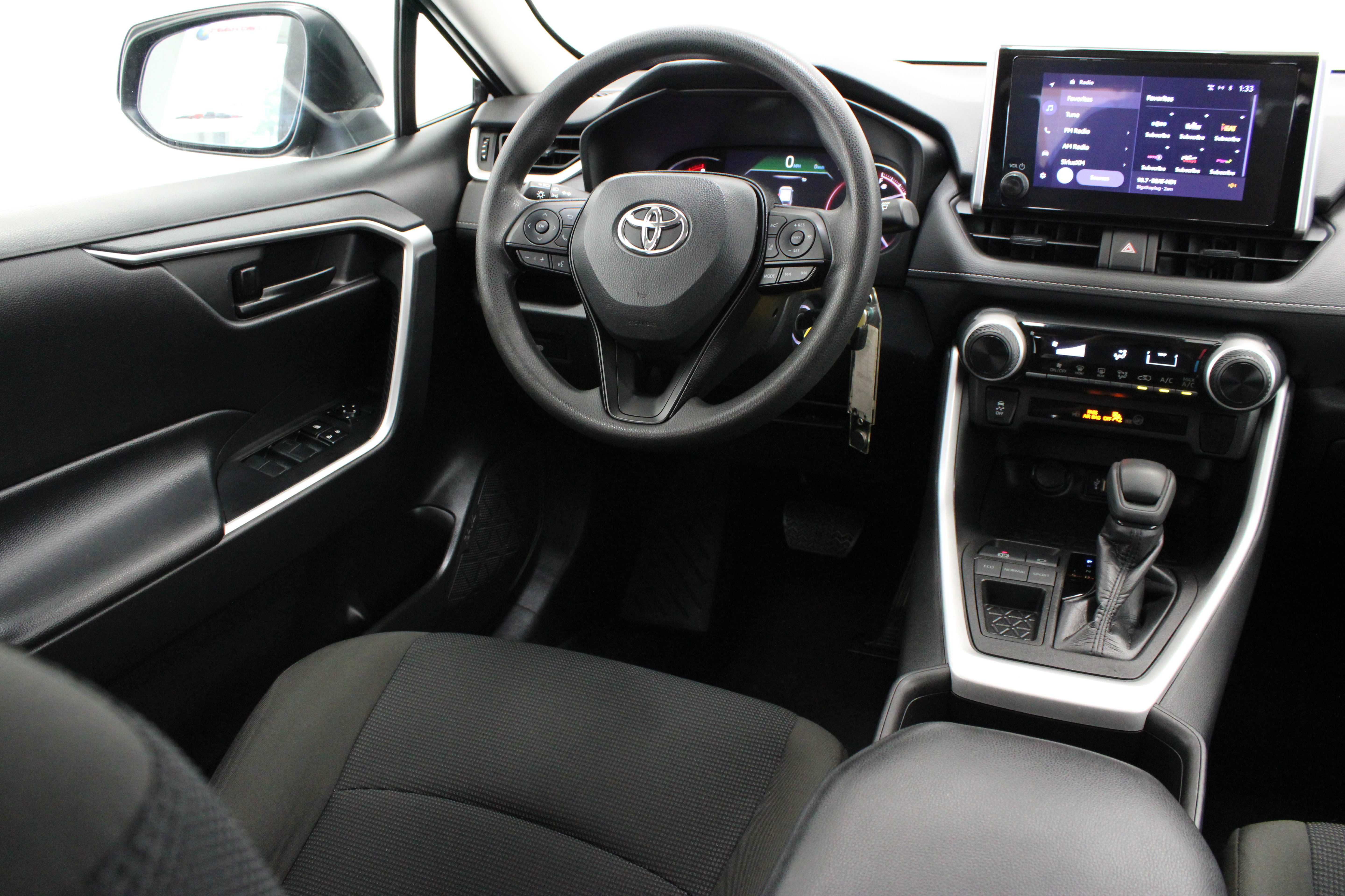 Used 2023 Toyota RAV4 LE FWD image 26