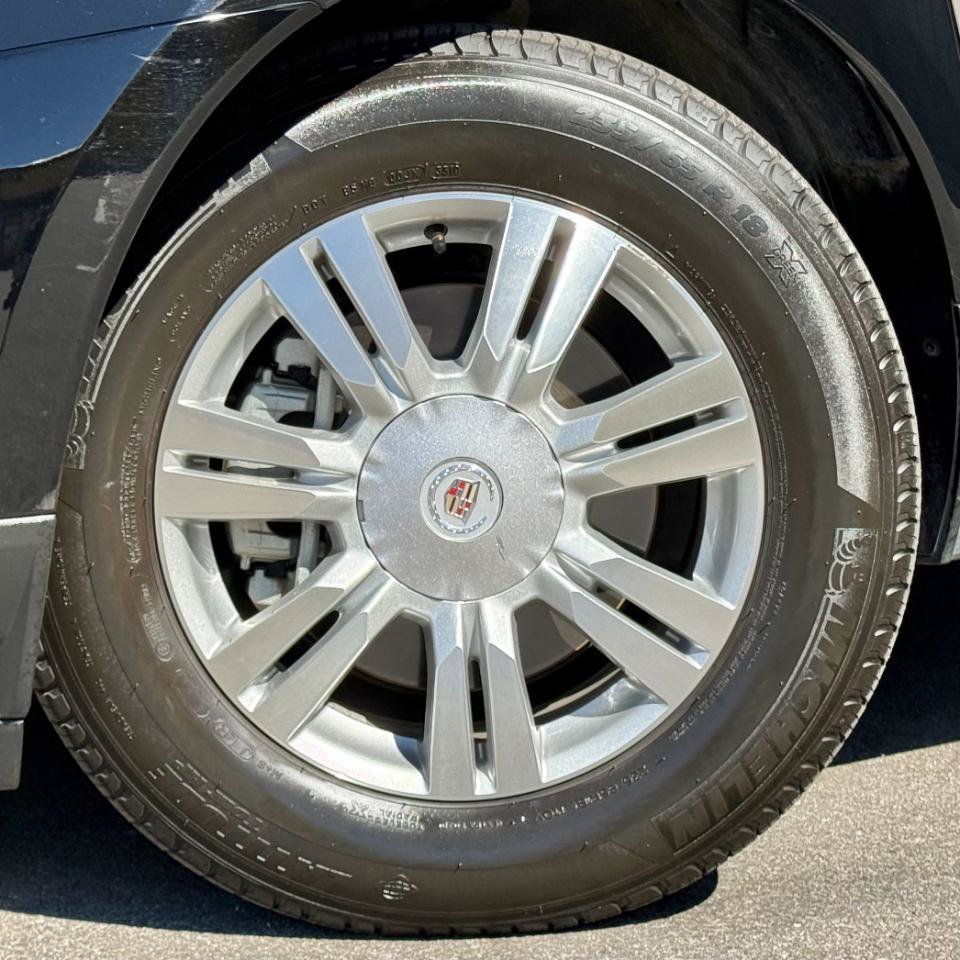 Used 2014 Cadillac SRX Luxury FWD image 16