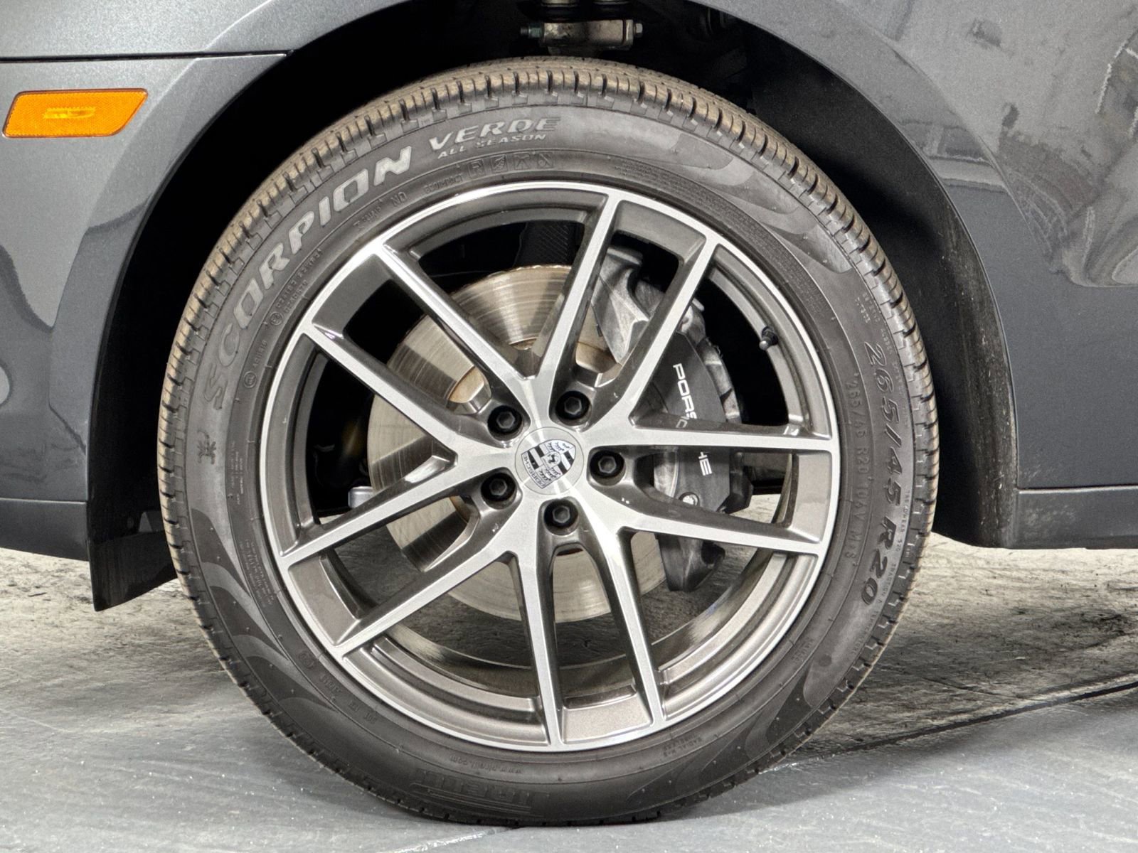 Certified 2025 Porsche Macan image 32