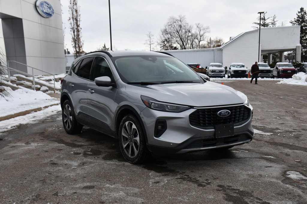 Used 2024 Ford Escape Platinum image 9
