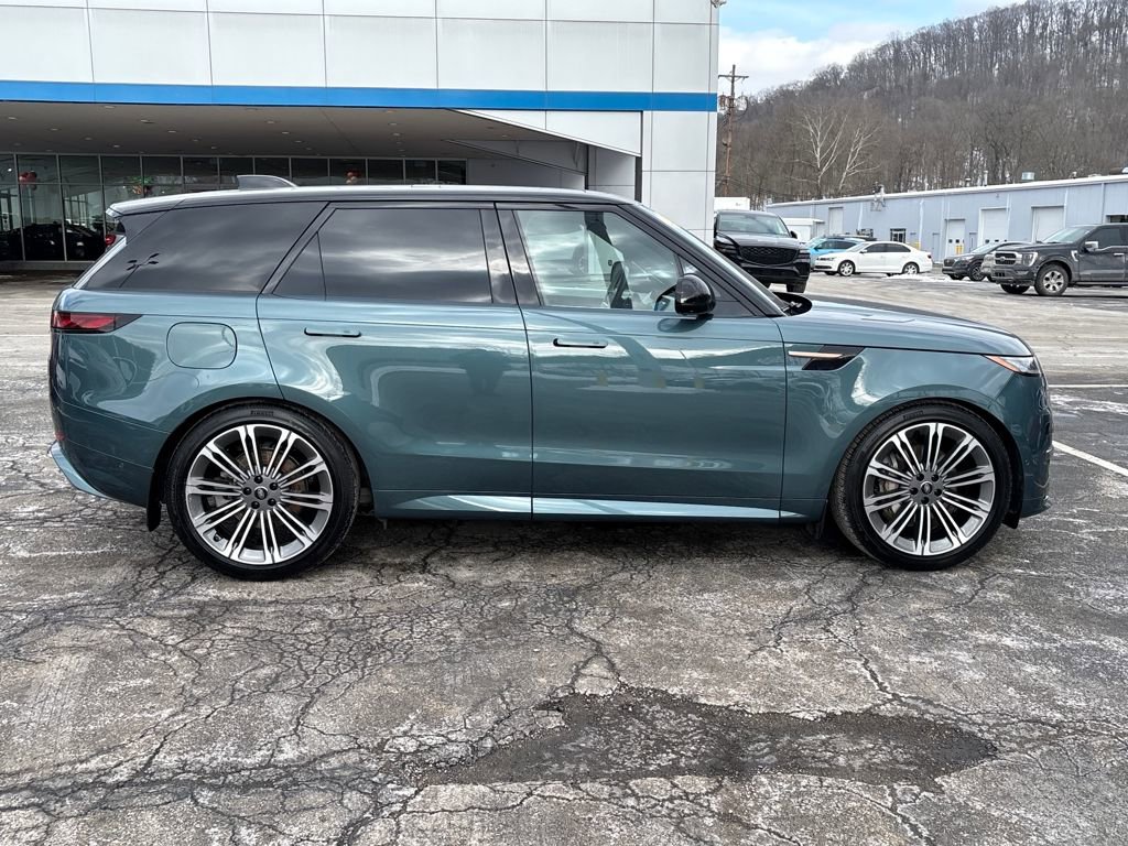 Used 2025 Land Rover Range Rover Sport Dynamic SE image 6