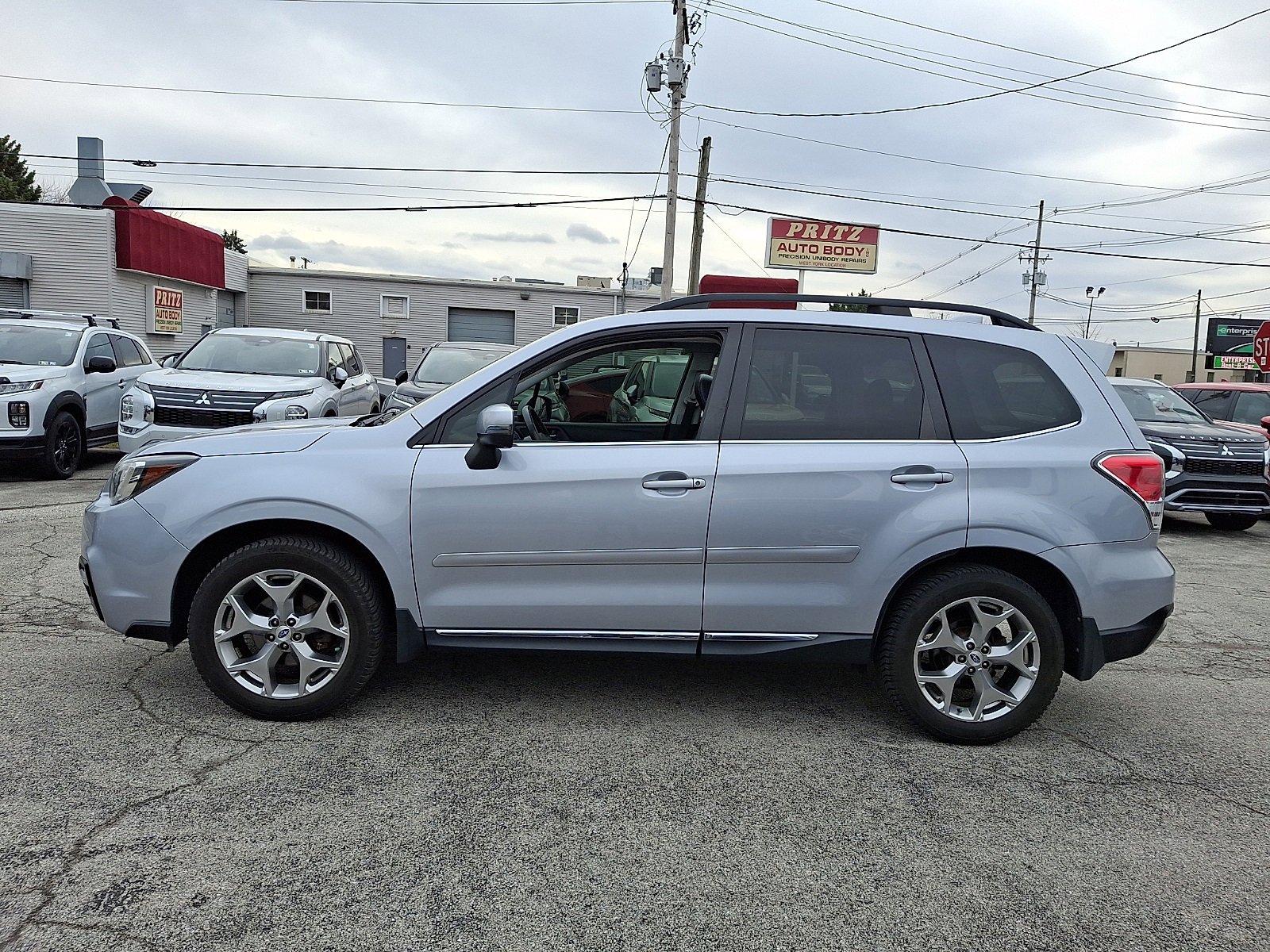 Used 2017 Subaru Forester 2.5i Touring image 4