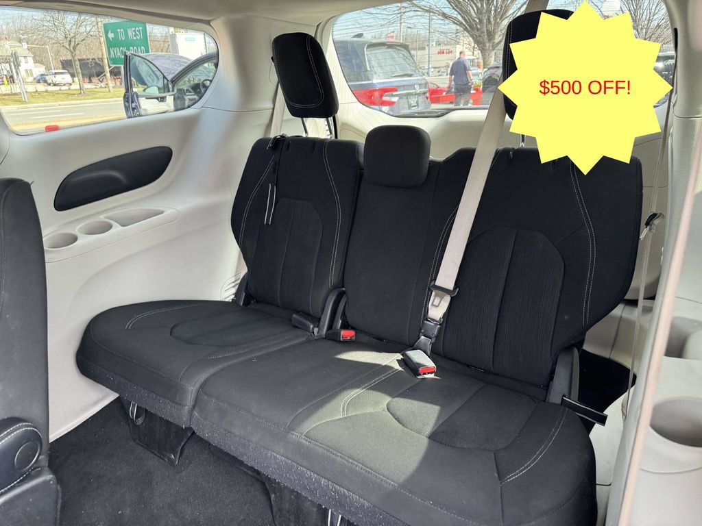 Used 2022 Chrysler Voyager LX FWD image 29
