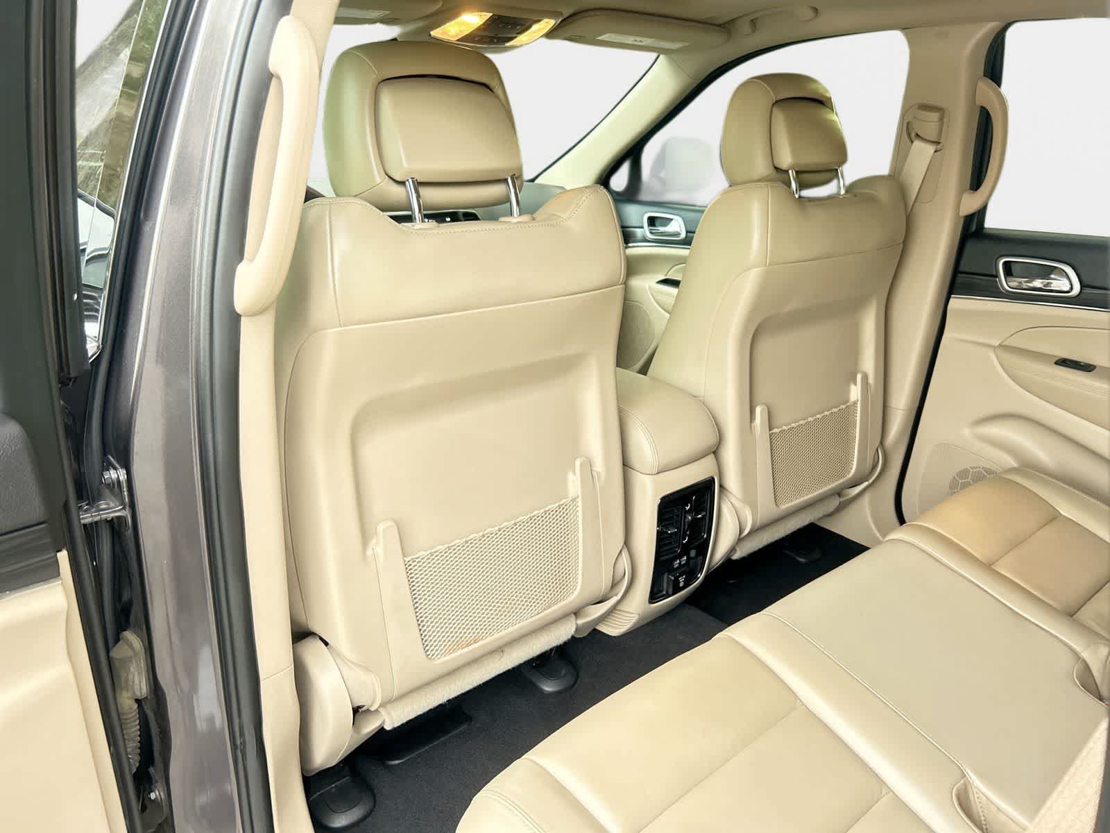 Used 2019 Jeep Grand Cherokee Limited AWD/4WD image 12