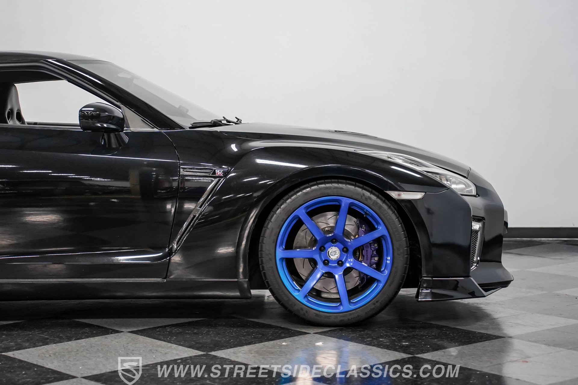 Used 2013 Nissan GT-R Premium image 32