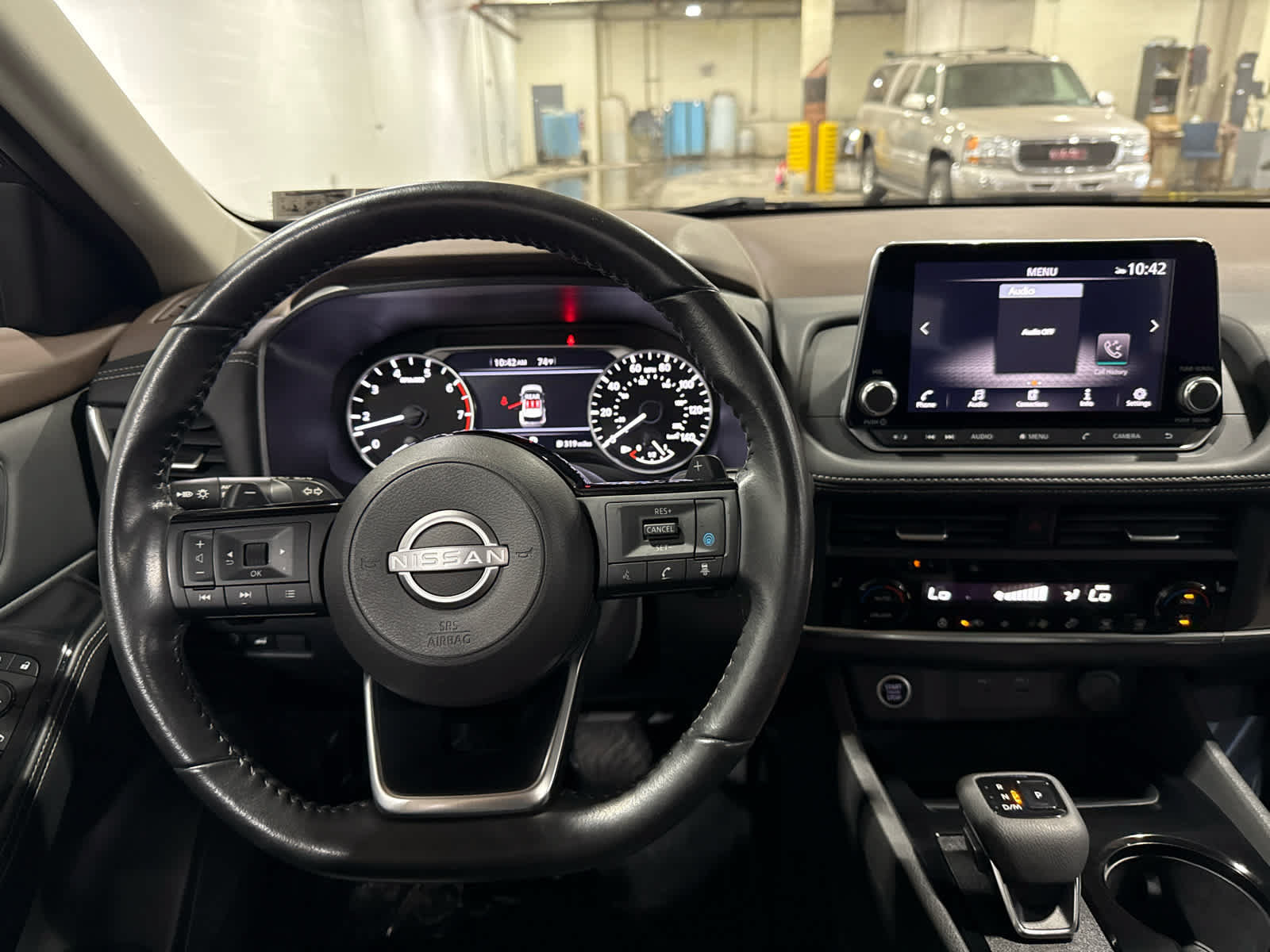 Certified 2023 Nissan Rogue SV w/ SV Premium B Package AWD/4WD image 3