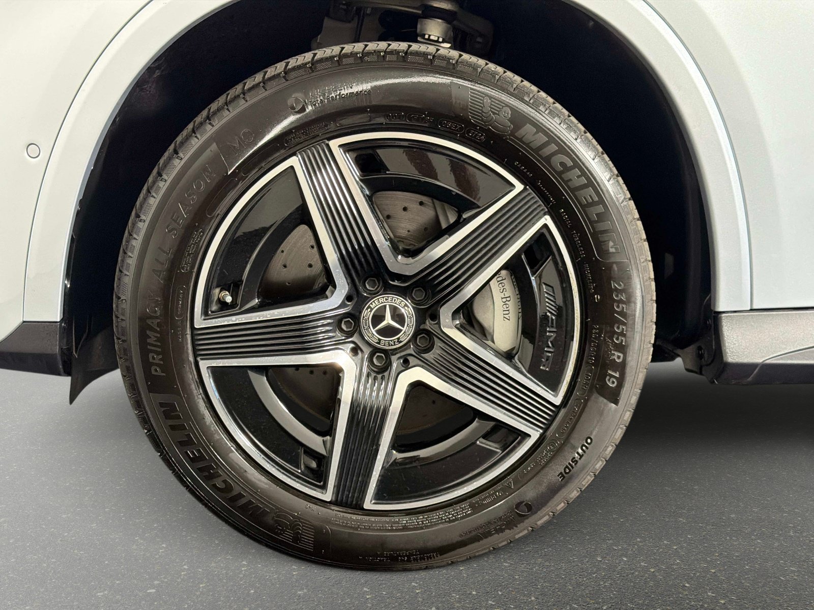 Used 2025 Mercedes-Benz GLC 300 4MATIC w/ AMG Line image 19