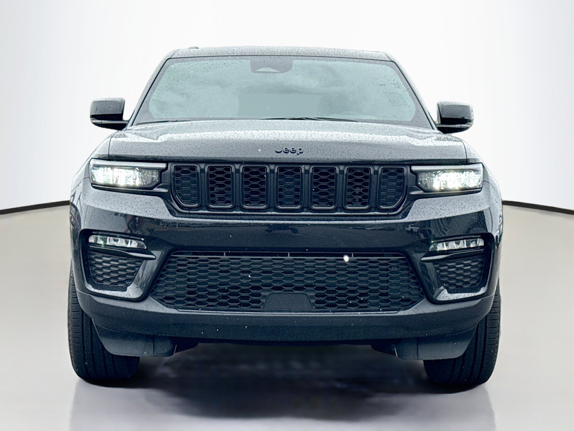 Used 2024 Jeep Grand Cherokee Limited w/ Black Appearance Package image 17