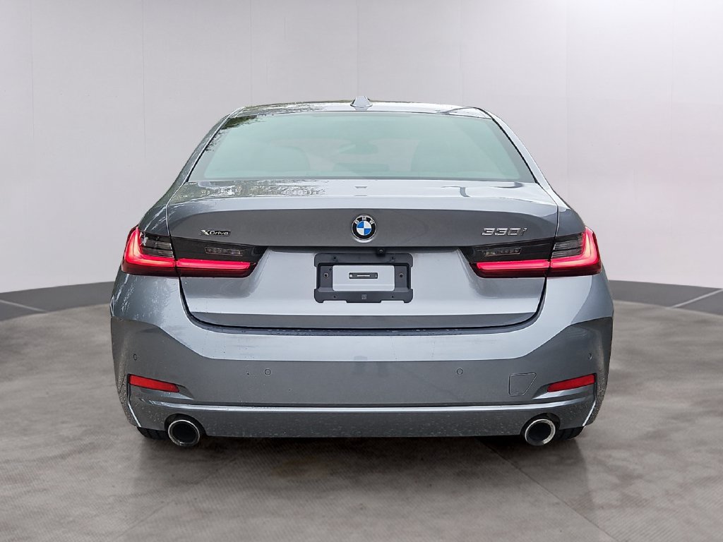 Used 2023 BMW 330i xDrive Sedan w/ Premium Package AWD/4WD image 5