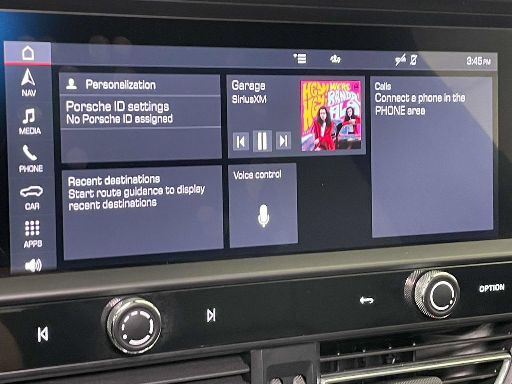 Certified 2023 Porsche Macan AWD/4WD image 29