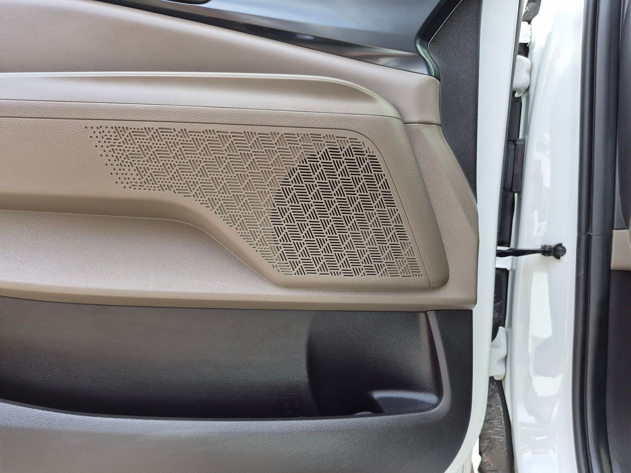 Used 2026 Kia Carnival LXS FWD image 16