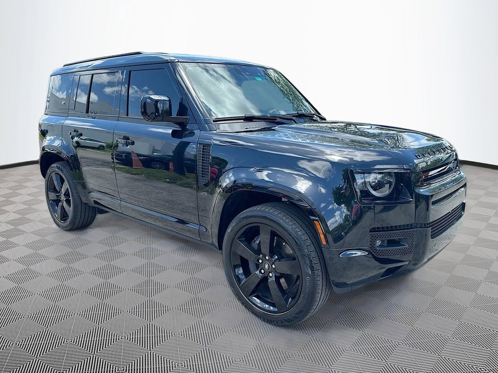 Used 2024 Land Rover Defender 110 X-Dynamic SE AWD/4WD image 4