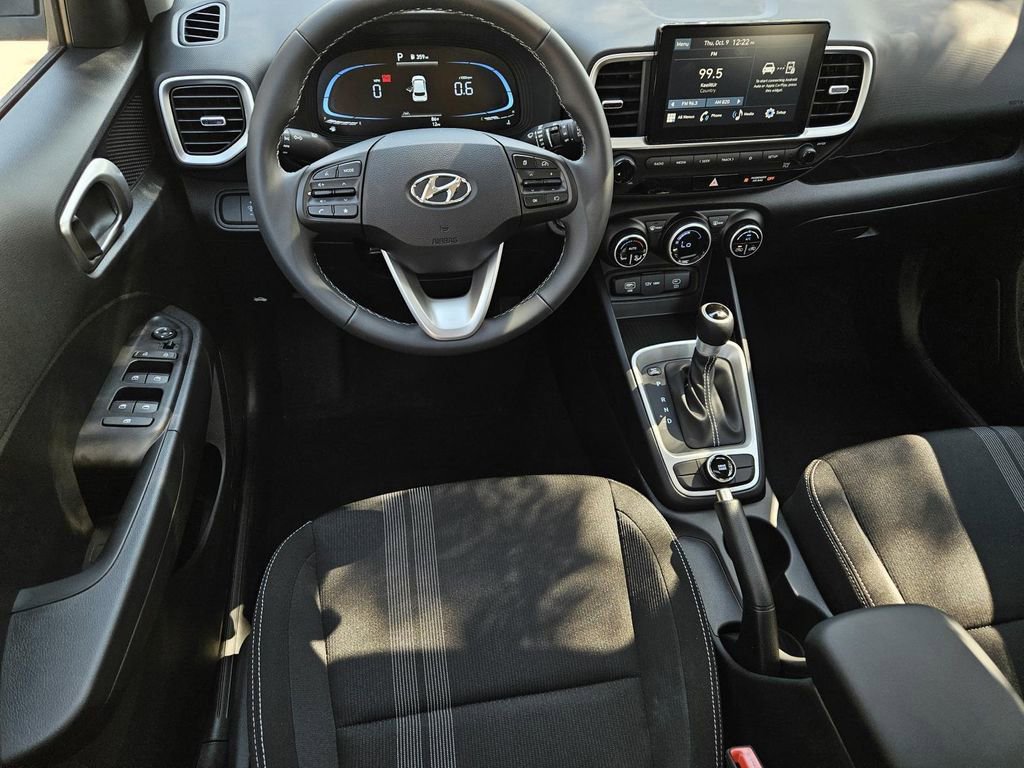 New 2025 Hyundai Venue SEL image 18