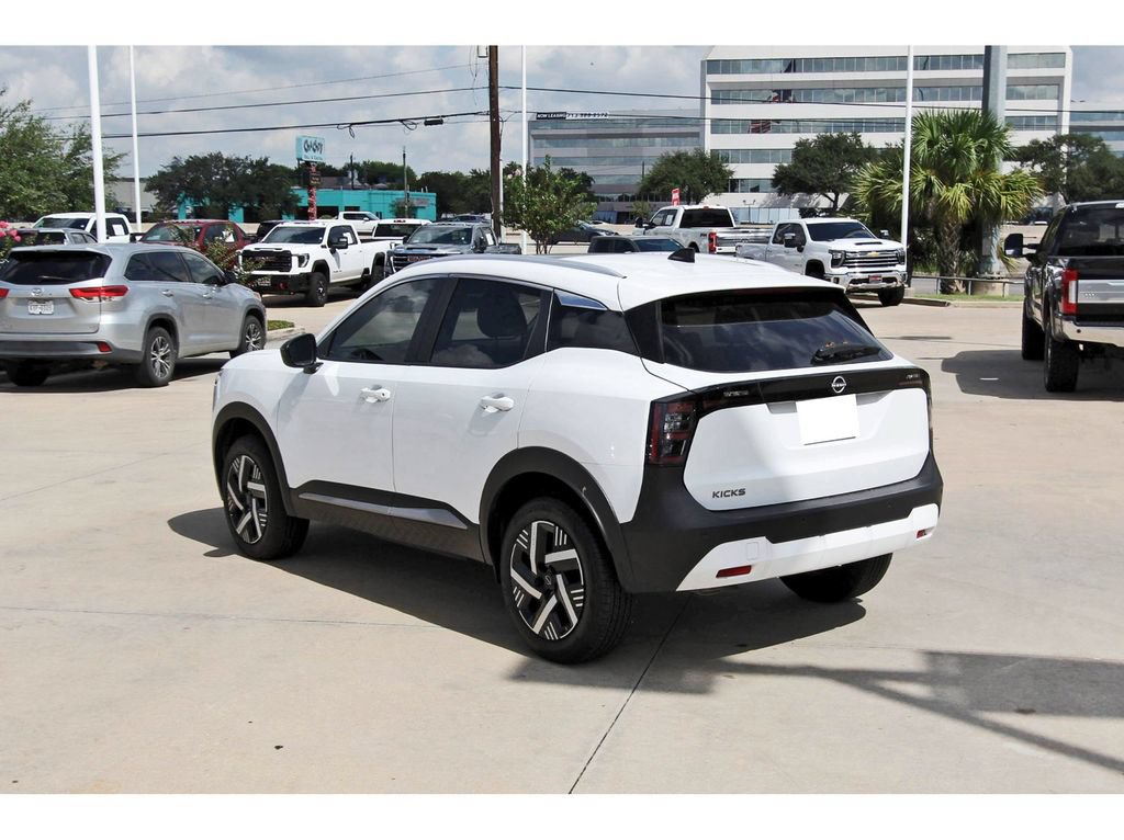 Used 2026 Nissan Kicks SV w/ SV Premium Package FWD image 4