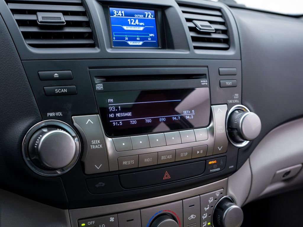 Used 2012 Toyota Highlander FWD w/ Tech Pkg image 23