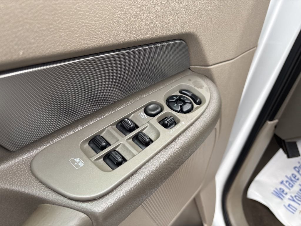 Used 2008 Dodge Ram 1500 Truck ST image 39