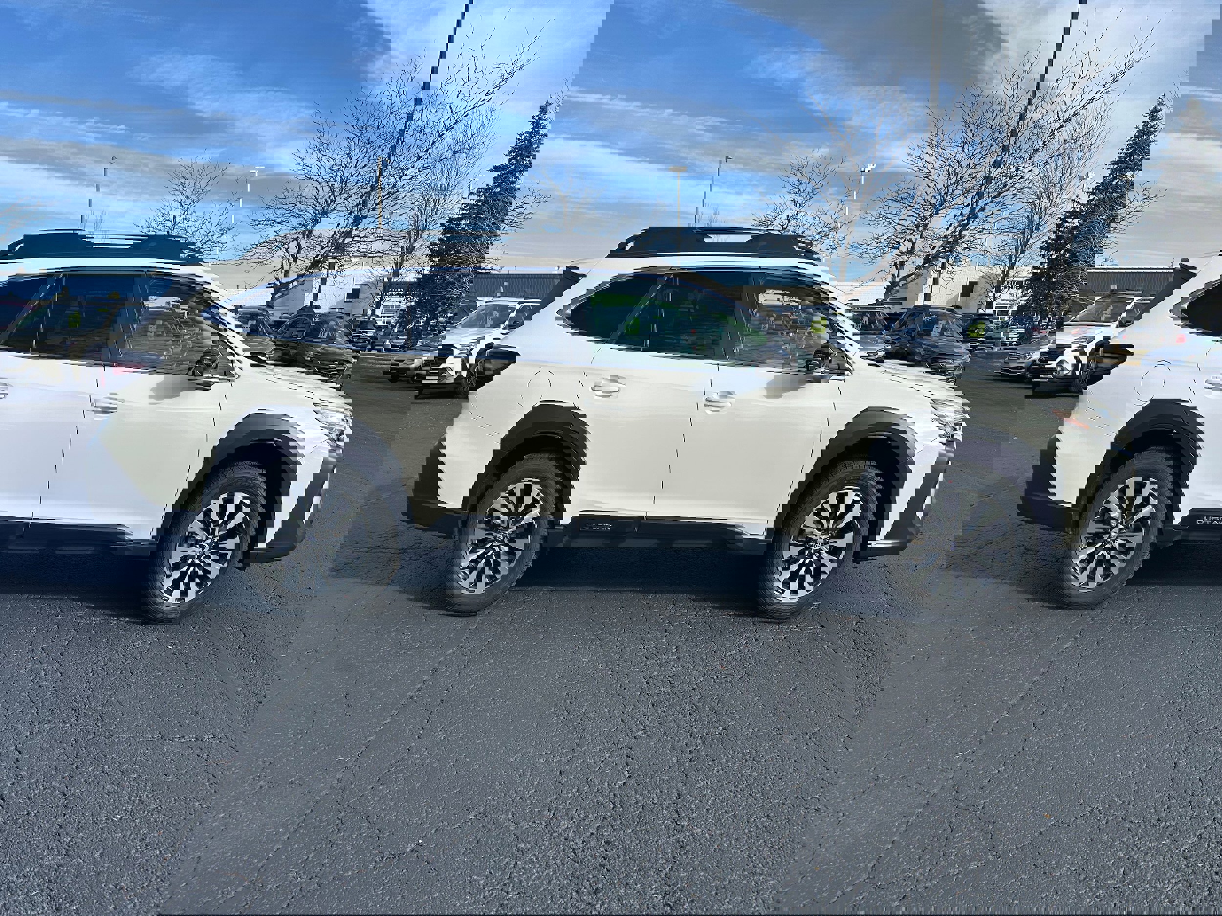 Used 2023 Subaru Outback Limited image 2