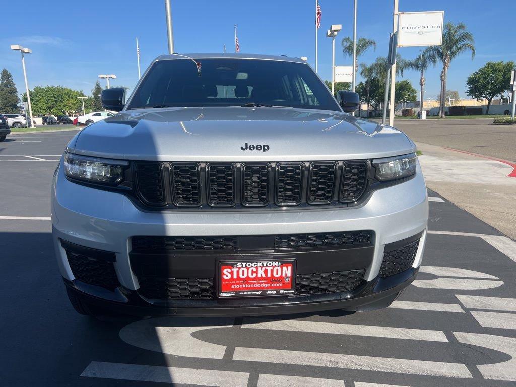 Used 2024 Jeep Grand Cherokee L Laredo image 5