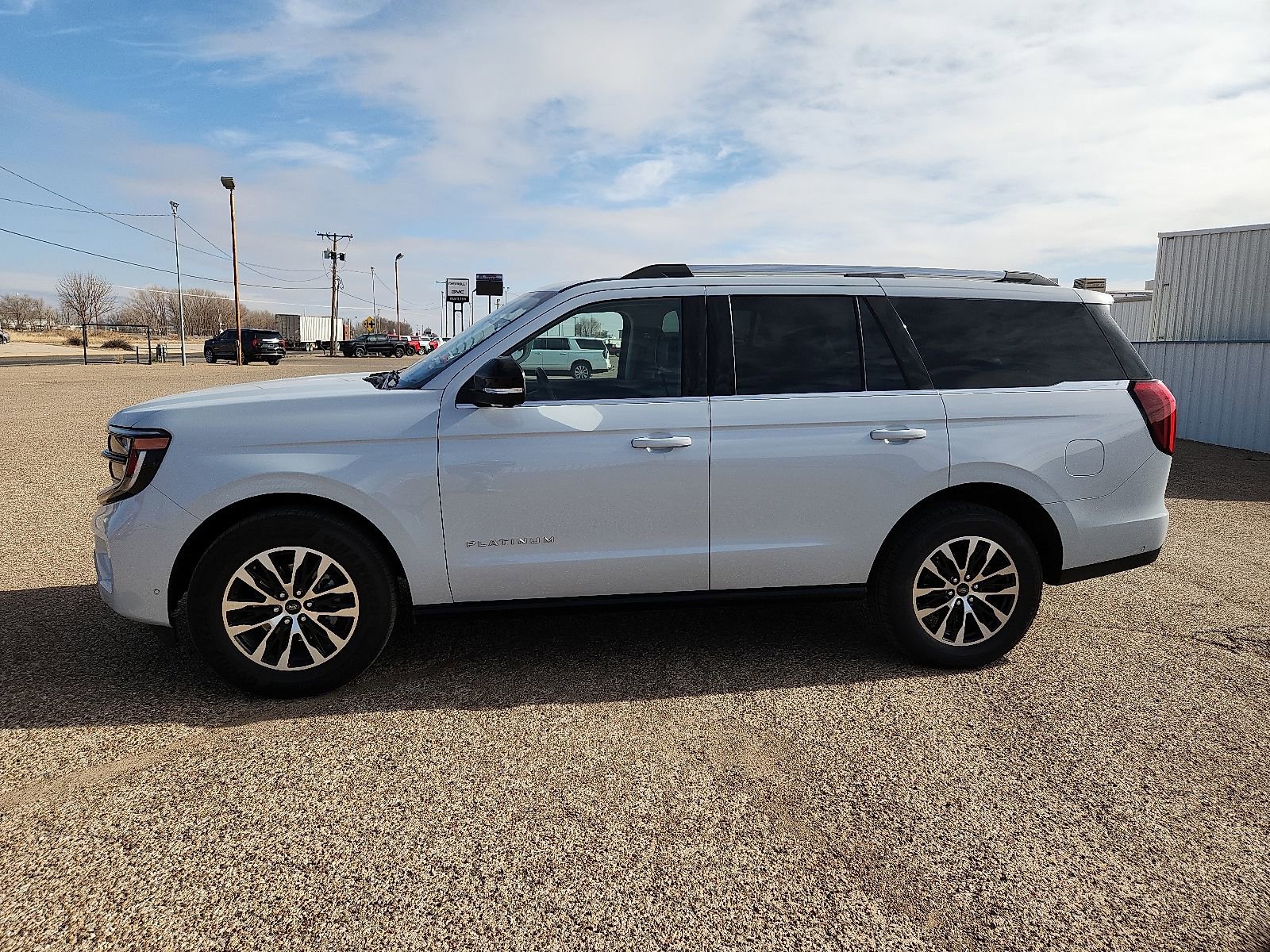 Used 2025 Ford Expedition Platinum image 2