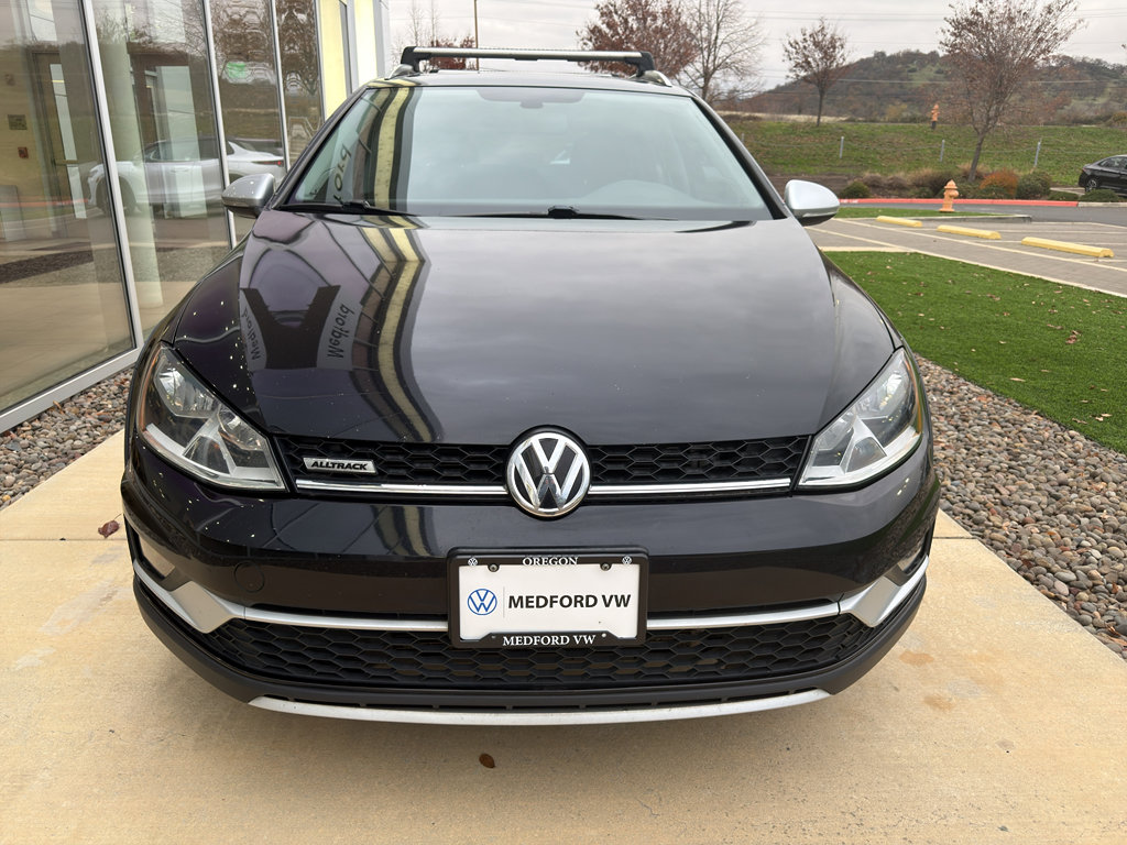 Used 2017 Volkswagen Golf Alltrack SEL image 3