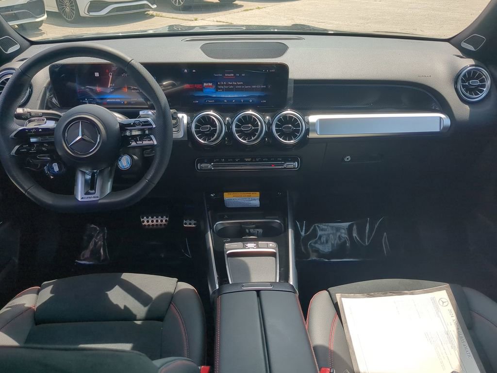 New 2024 Mercedes-Benz GLB 35 AMG 4MATIC image 2