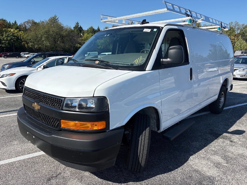 Used 2025 Chevrolet Express 2500 RWD image 7