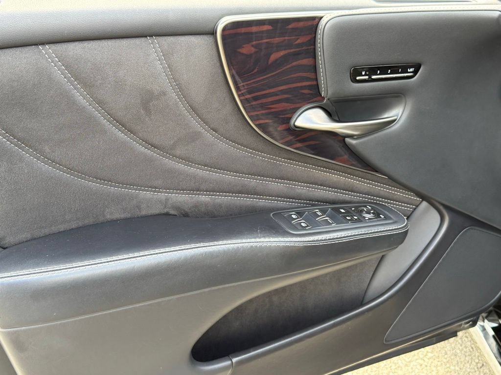 Used 2019 Lexus LS 500 w/ Luxury Package RWD image 14