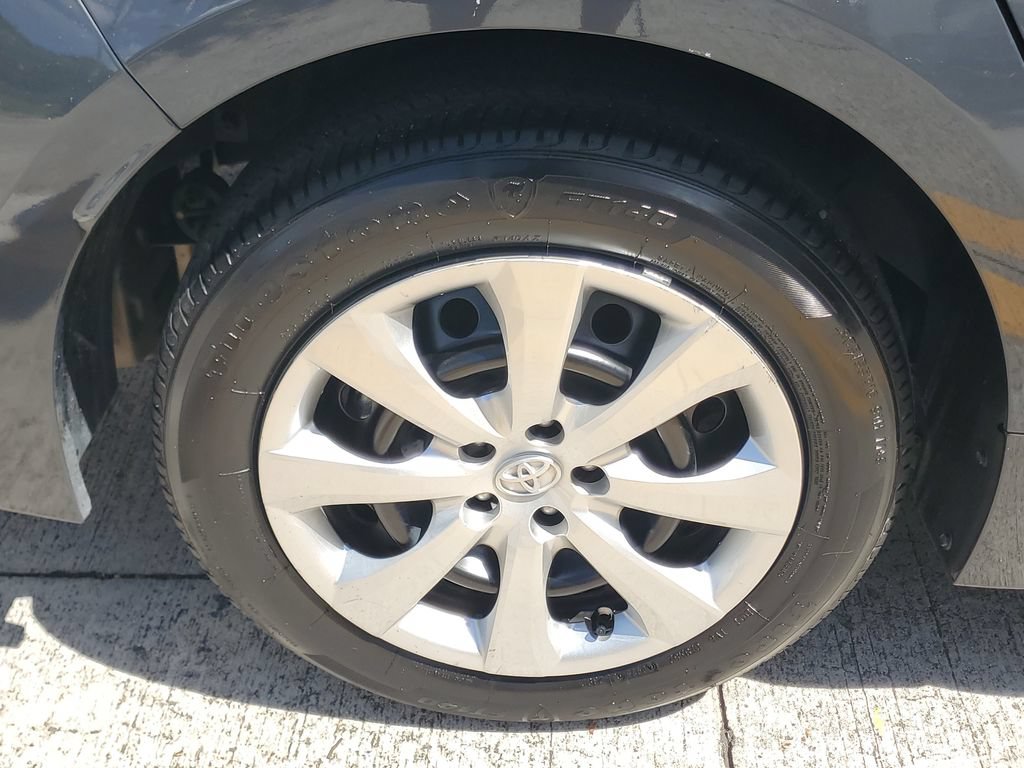 Used 2025 Toyota Corolla LE FWD image 7