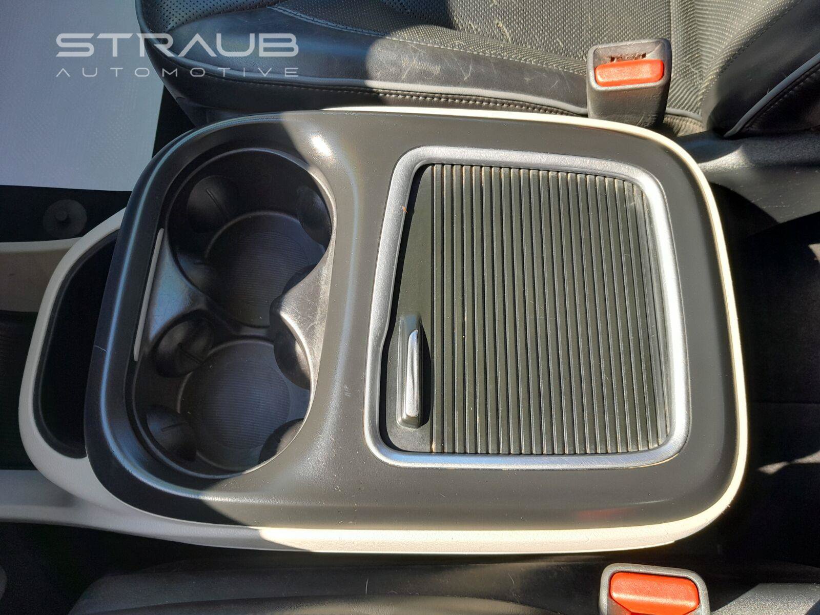 Used 2019 Chrysler Pacifica Limited FWD image 27