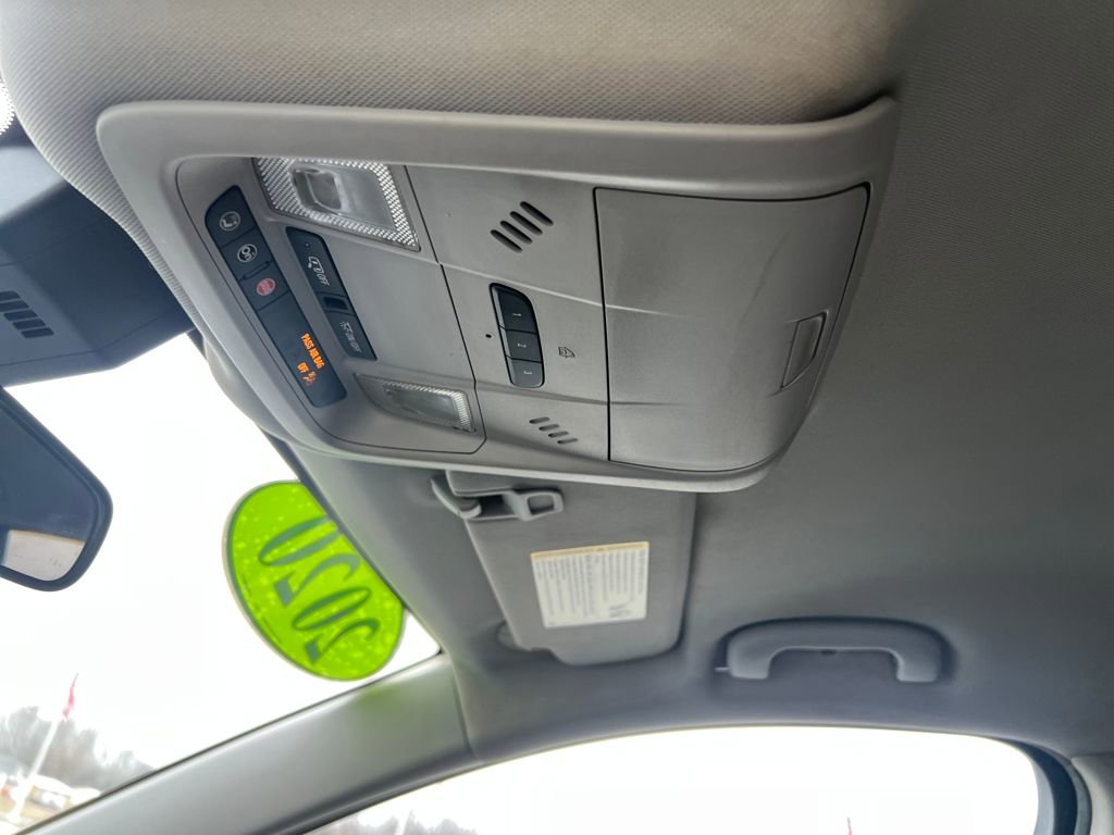 Used 2020 Chevrolet Equinox LT w/ Driver Convenience Package image 21