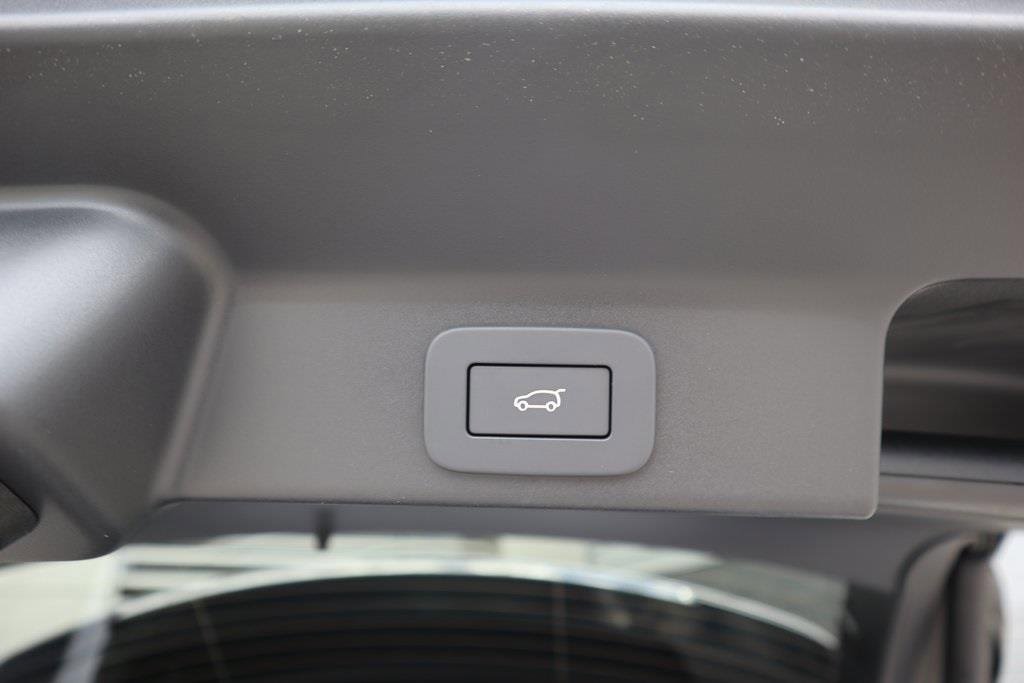 New 2025 Jaguar F-PACE R-Dynamic S image 10