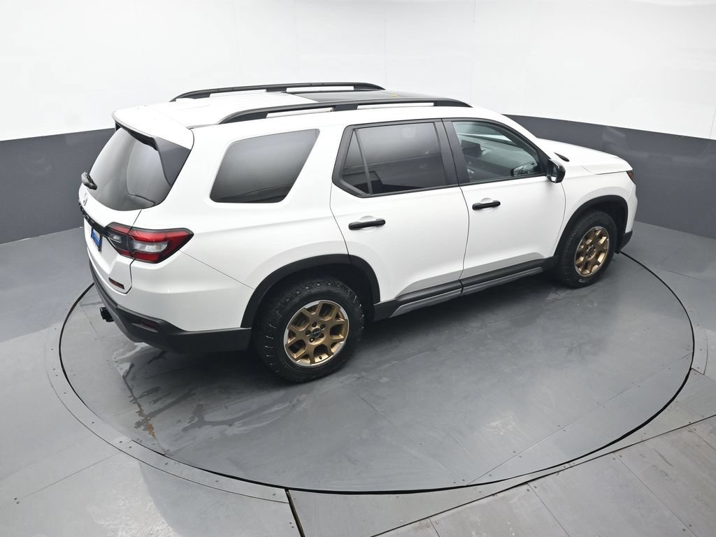 Certified 2024 Honda Pilot TrailSport image 42