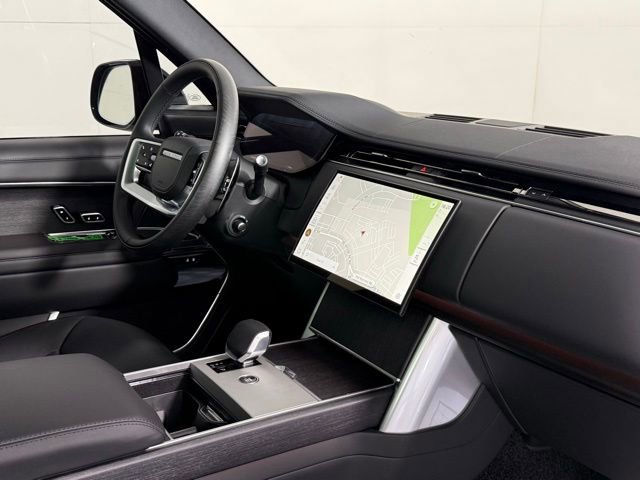 New 2025 Land Rover Range Rover SE image 32