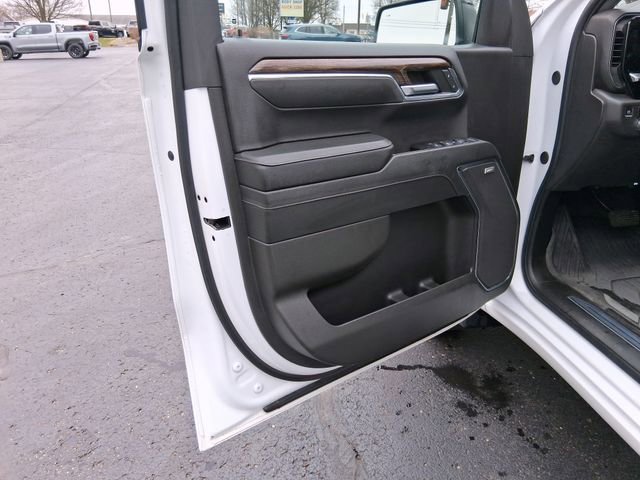 Used 2024 GMC Sierra 1500 Elevation w/ Elevation Premium Package image 9