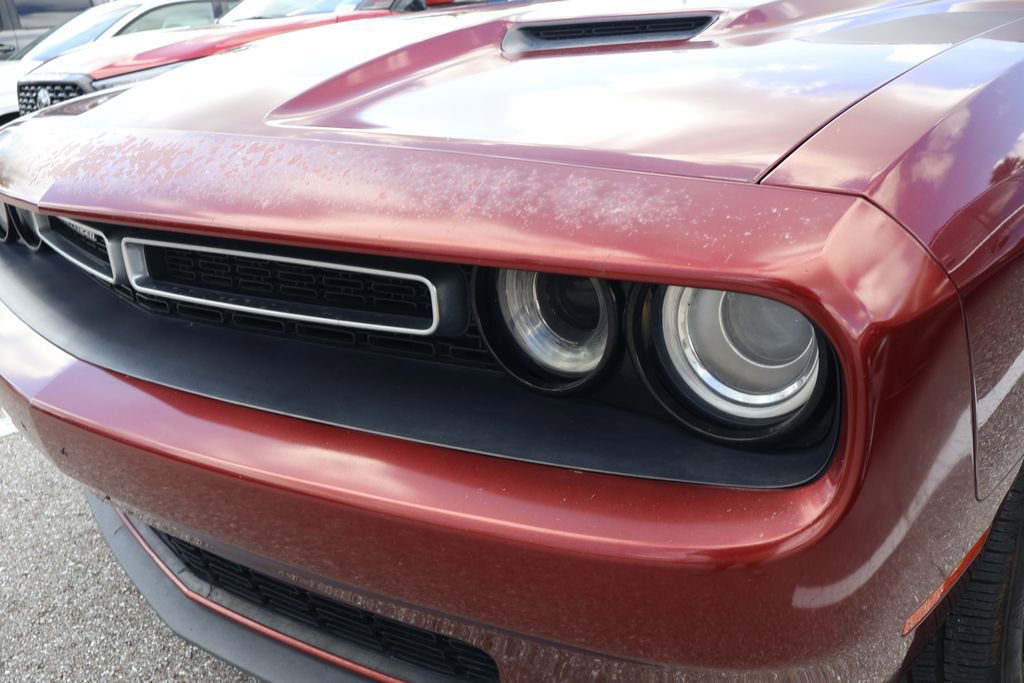 Used 2017 Dodge Challenger SXT RWD image 3