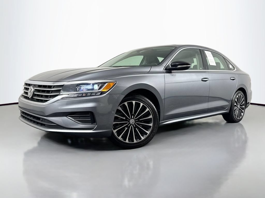 Used 2022 Volkswagen Passat 2.0T FWD image 1