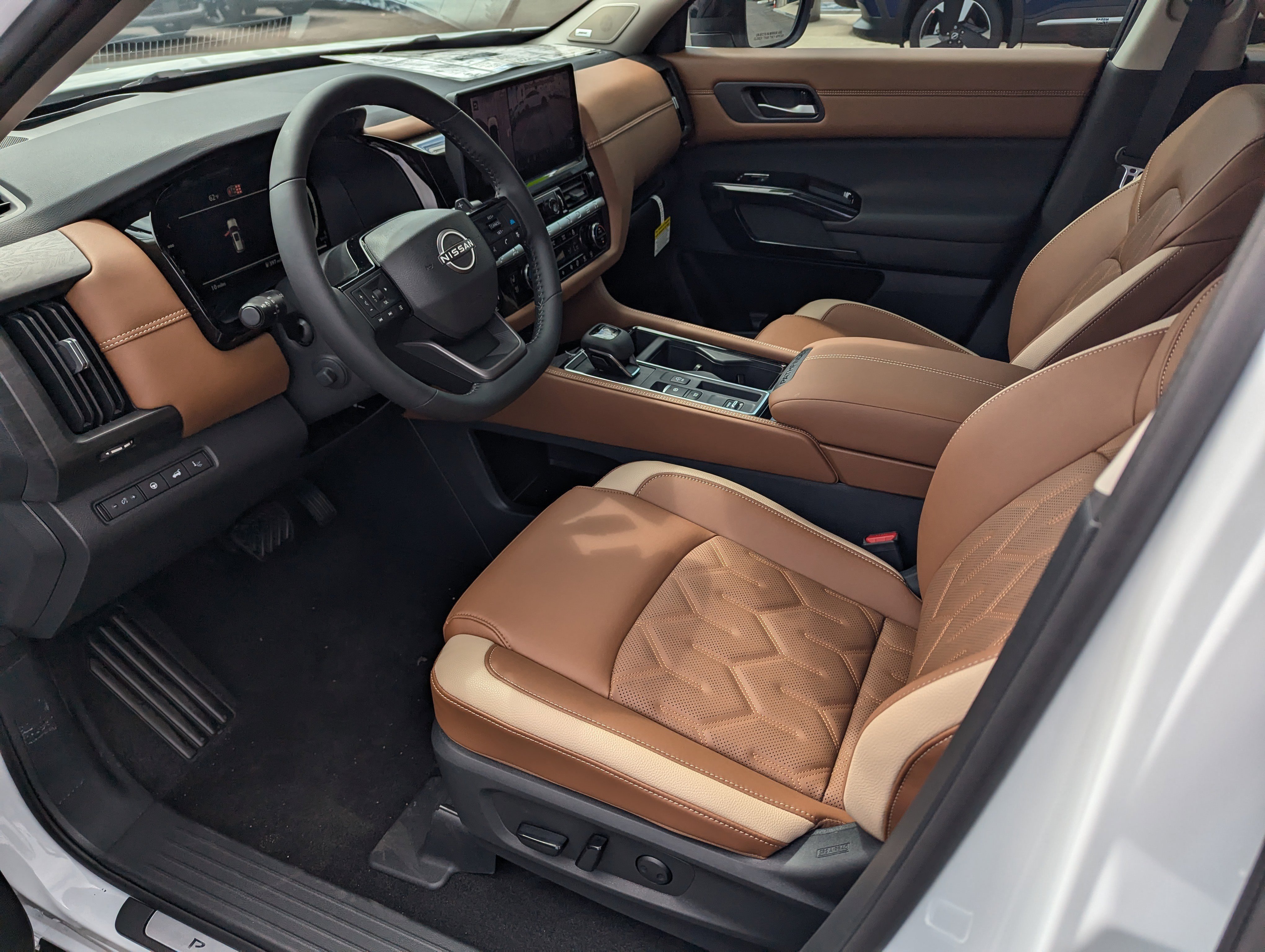 New 2026 Nissan Pathfinder Platinum image 9