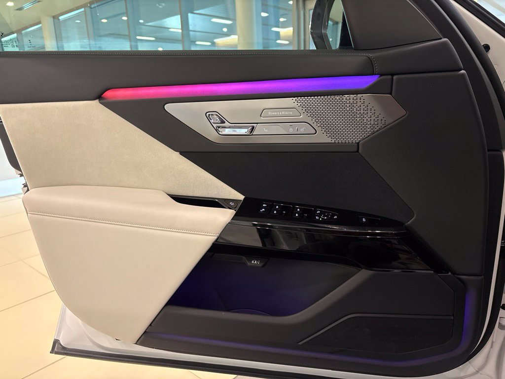 New 2027 BMW 740i RWD image 20