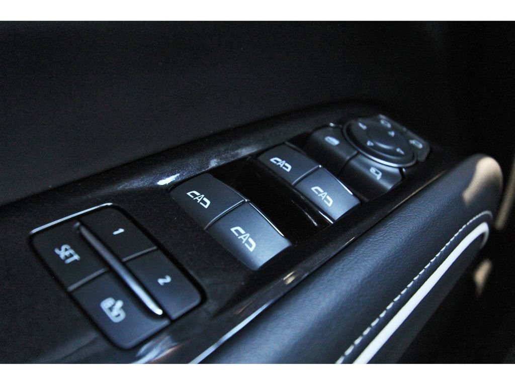 Used 2024 Cadillac Escalade Luxury image 21