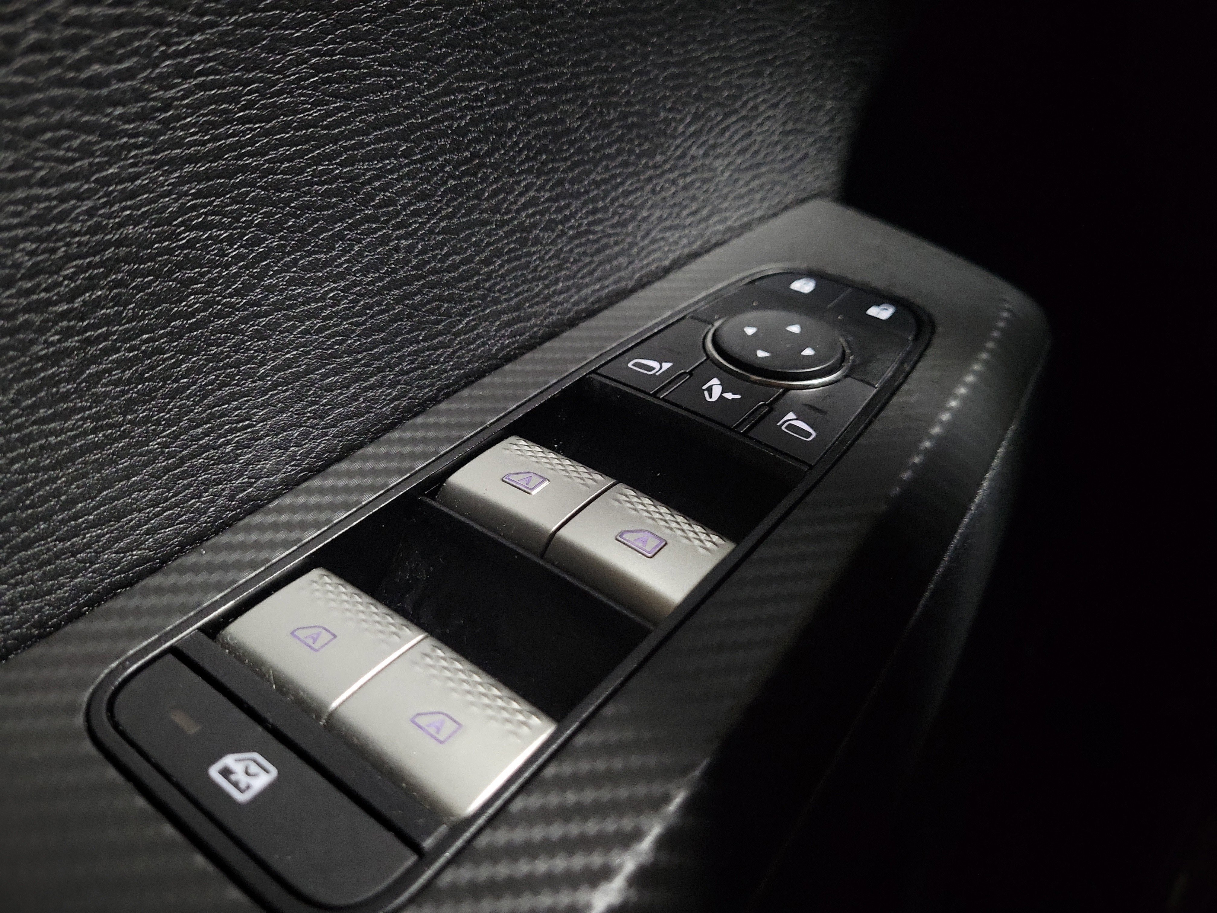 Used 2025 Mitsubishi Outlander SE image 24