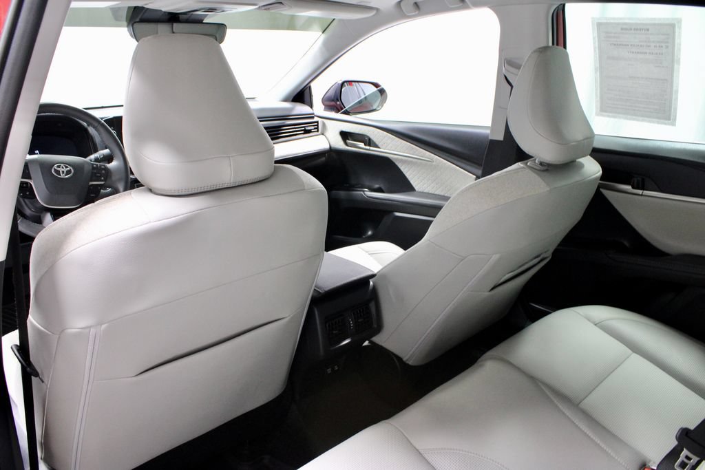 Used 2025 Toyota Camry XLE AWD/4WD image 21