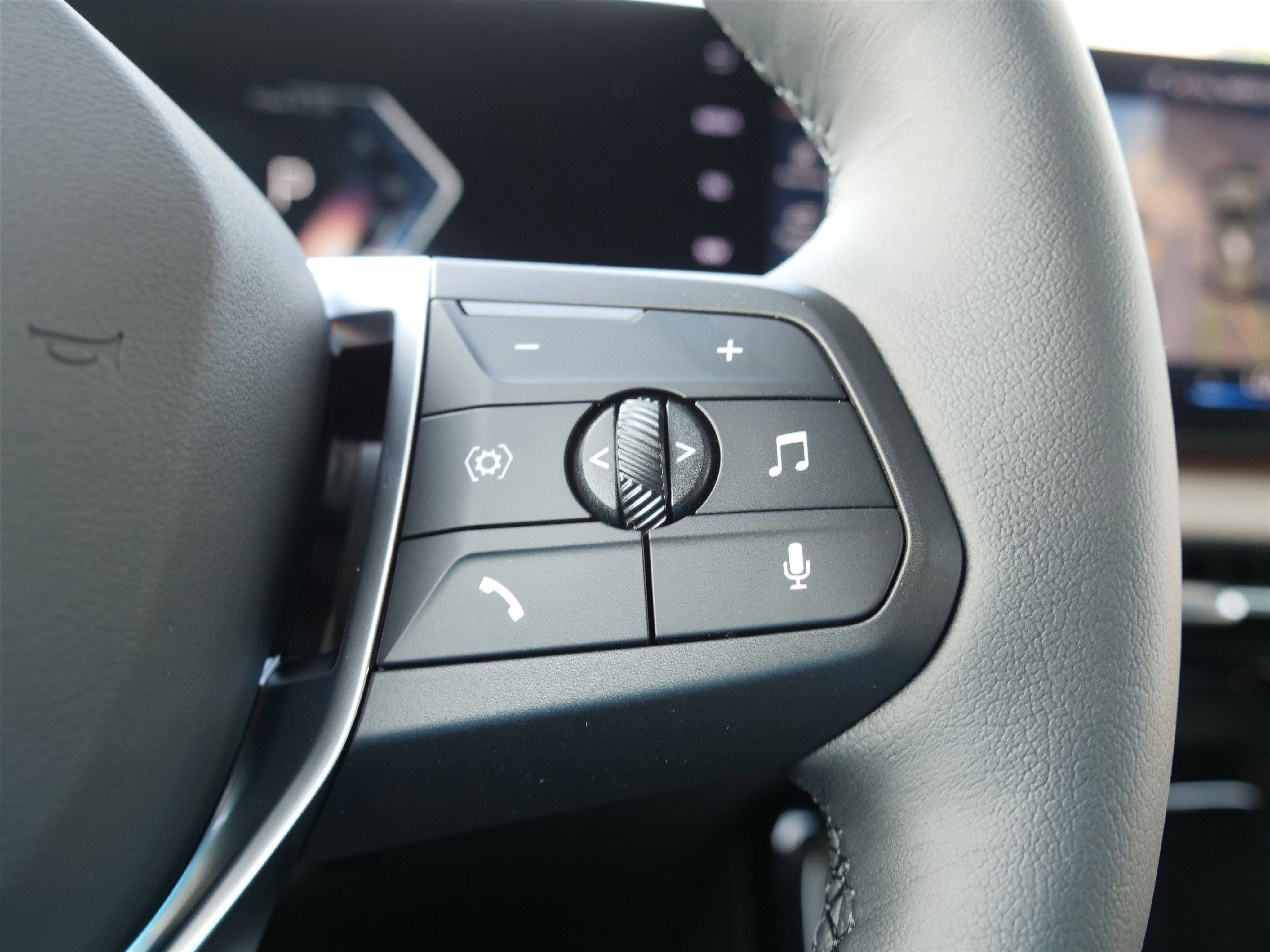 New 2025 BMW X1 xDrive28i w/ Technology Package image 21