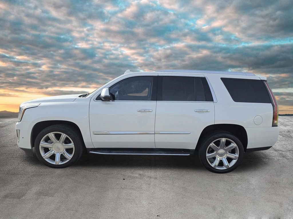 Used 2018 Cadillac Escalade Luxury AWD/4WD image 5