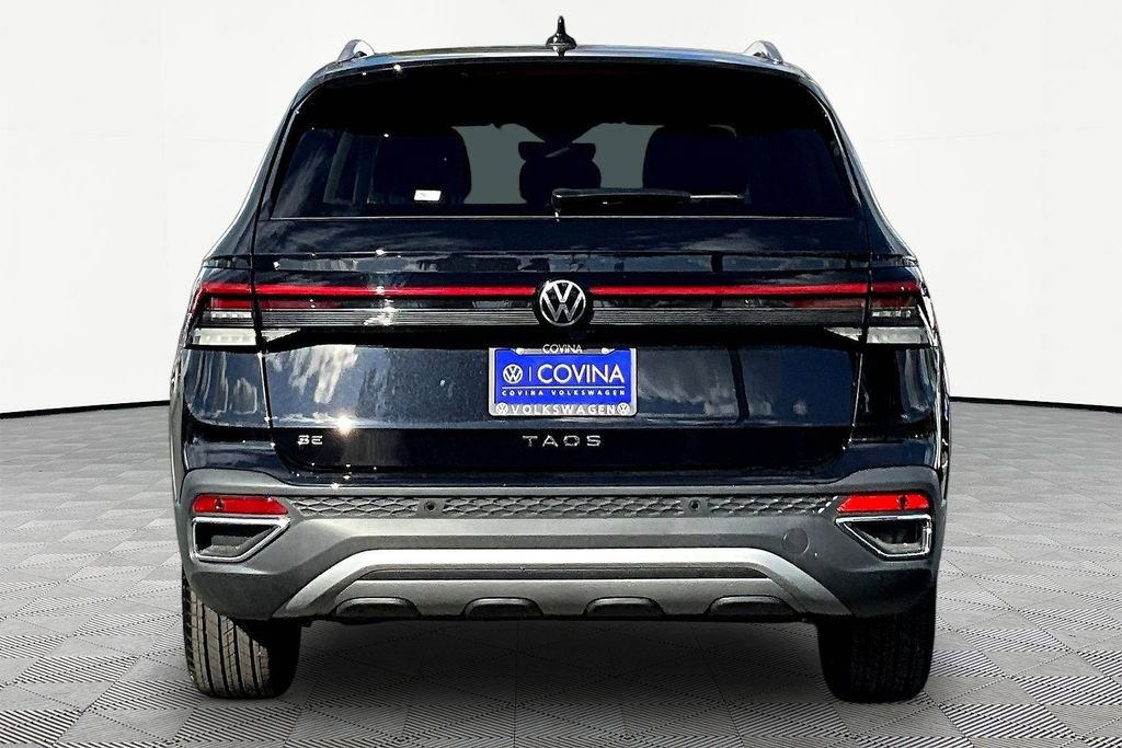New 2026 Volkswagen Taos SE image 5
